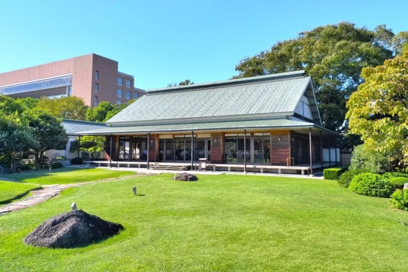大正記念館と庭園